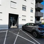 Apartamento Flora & Dita With Free Private Parking