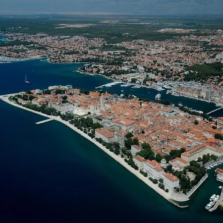 Flora & Dita With Free Parking Apartment Zadar