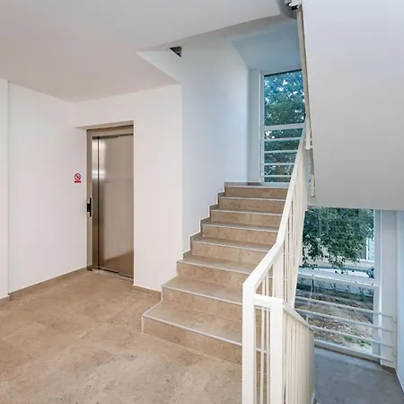Apartment Flora & Dita With Free Parking *