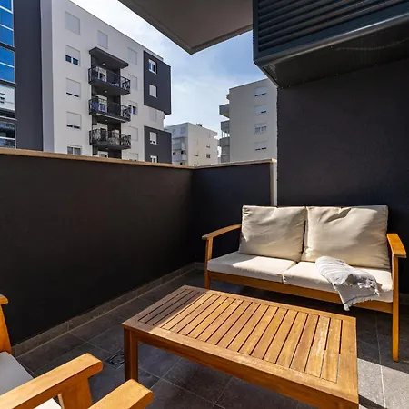 Flora & Dita With Free Parking Apartment Zadar