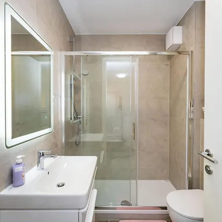Flora & Dita With Free Parking Apartment Zadar