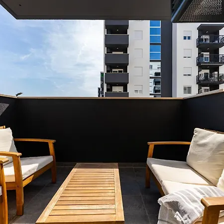 Flora & Dita With Free Private Parking Apartamento *