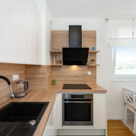 Flora & Dita With Free Private Parking Apartamento