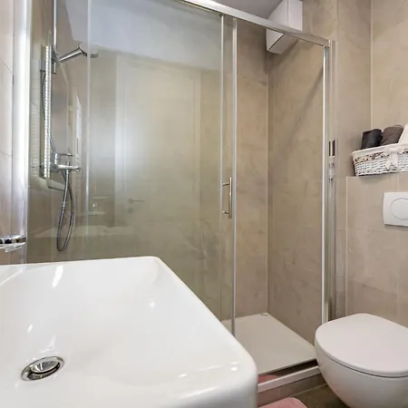 Apartamento Flora & Dita With Free Private Parking *