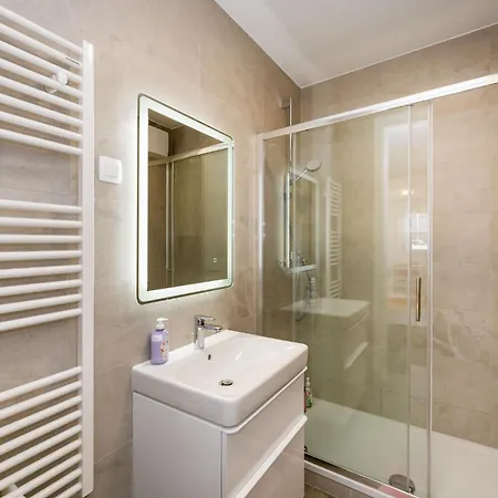 Apartamento Flora & Dita With Free Private Parking *