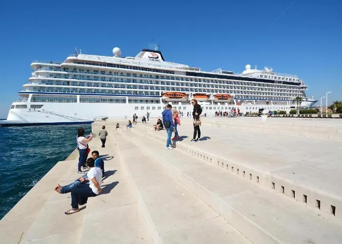 Flora & Dita With Free Private Parking Διαμέρισμα *