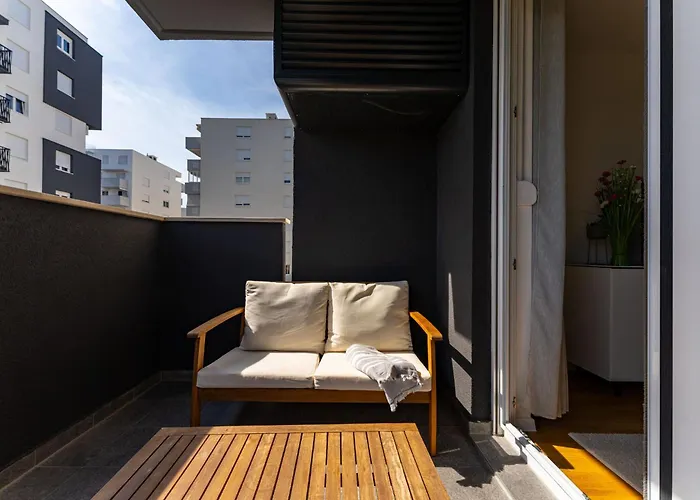 Διαμέρισμα Flora & Dita With Free Private Parking *