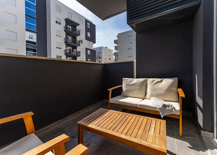 Flora & Dita With Free Private Parking Διαμέρισμα Ζαντάρ