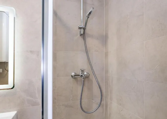 Flora & Dita With Free Private Parking Zára