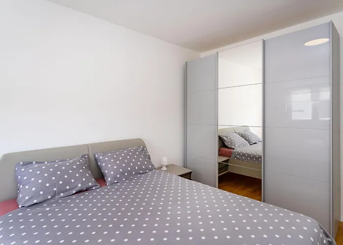 Apartman Flora & Dita With Free Private Parking Zára