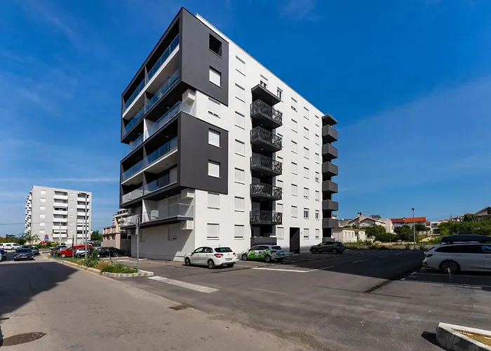 Διαμέρισμα Flora & Dita With Free Private Parking Ζαντάρ